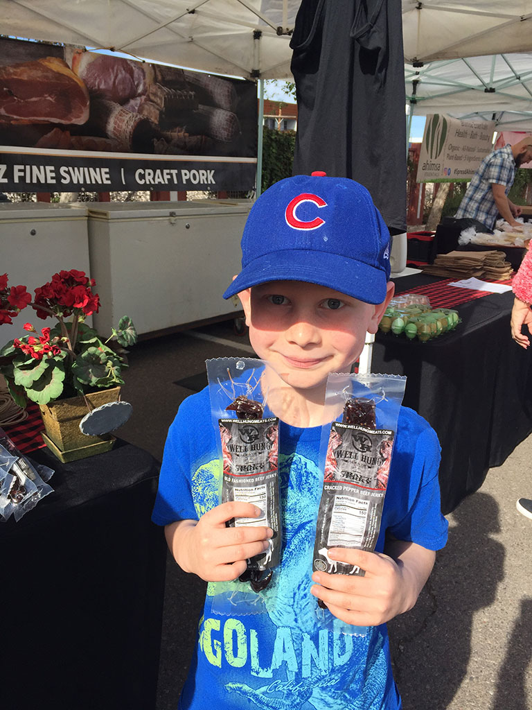 This adorable Chicago Cubs fan